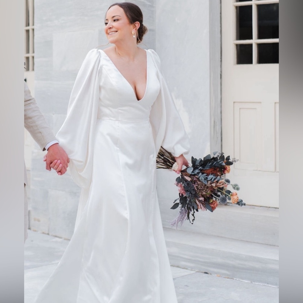 Anthropologie Willowby Sorvette Wedding Gown Size 12 Puffed Sleeve